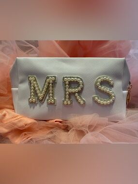 Bridal Embellished Pearl “Mrs.” Cosmetic dual zip toiletries bag(new)